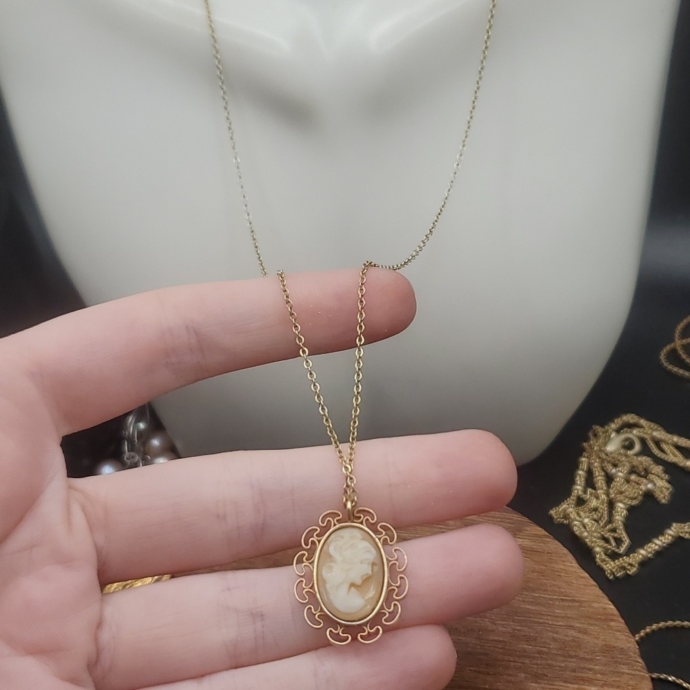 Krementz cameo antique necklace N2833 fine jewelry dainty elegant femme